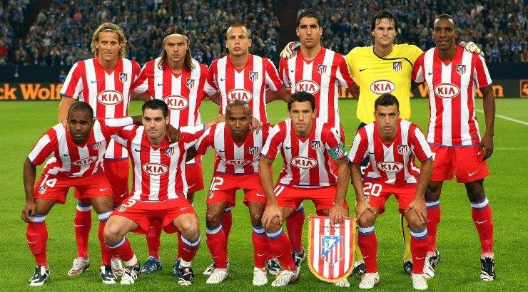 The team of Atletico poses before a UEFA Champions League game. (Getty Images)