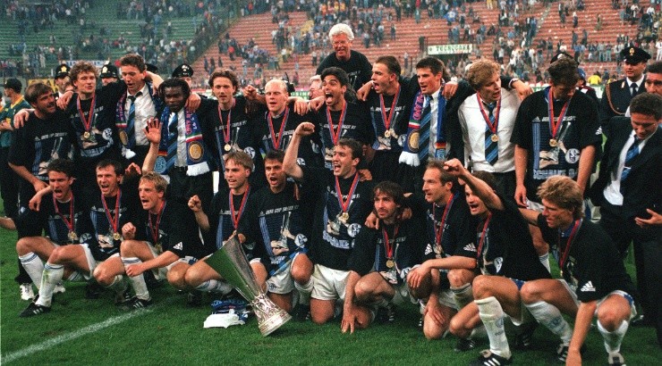Schalke 04 players celebrate title vs Inter. (Getty)