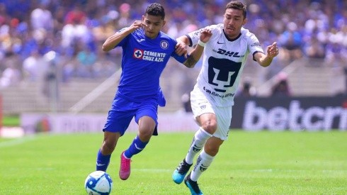 Juan Pablo Vigón en el duelo ante Cruz Azul