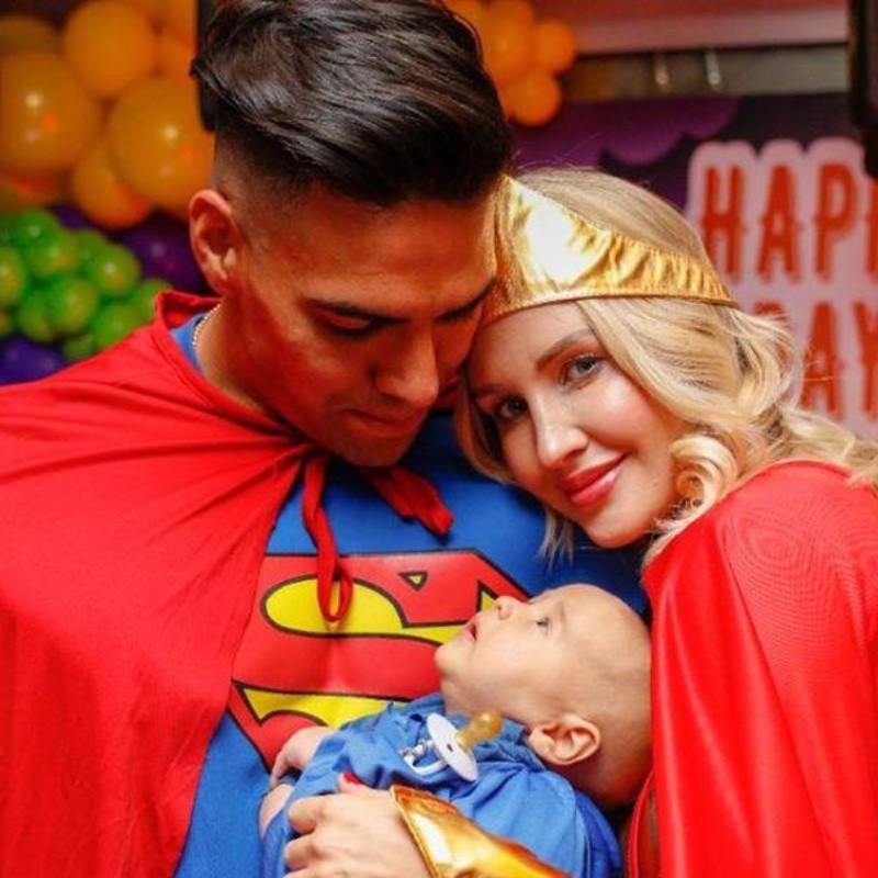 Ternura total: Falcao celebró su primer halloween junto a su pequeño hijo