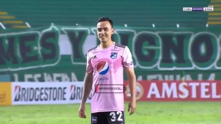 Santiago Montoya antes de cobrar el penal frente al Cali por Copa Sudamericana.