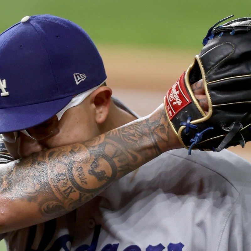Julio Urías de los Dodgers explica los ocho tatuajes que tiene MLB