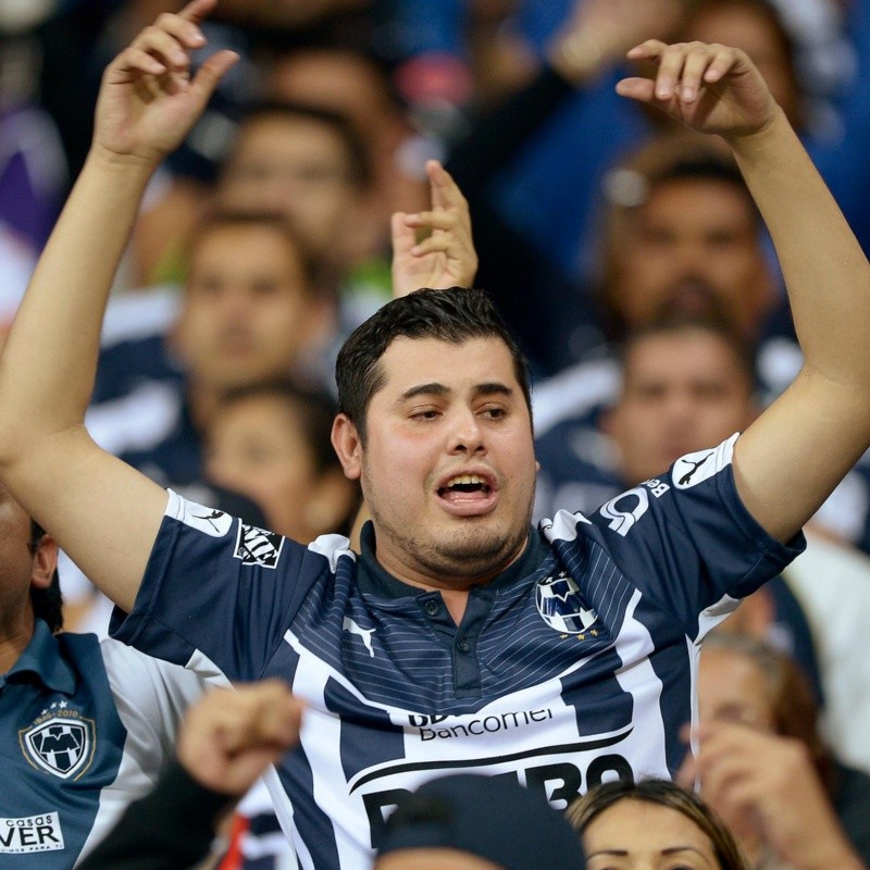 VIDEO: Hinchas de Monterrey trollean a Tigres al ritmo de Maluma