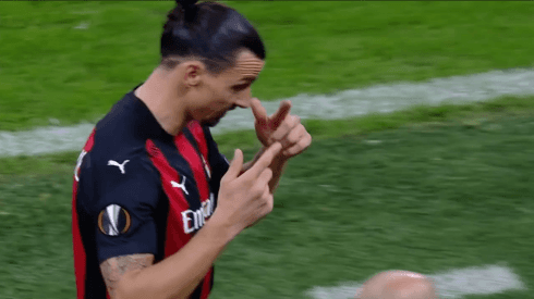 Video: el enojo de Zlatan con el DT del Milan cuando lo sacó del partido