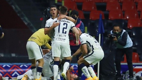 Pumas derrota a Cruz Azul con doblete de Dinenno.
