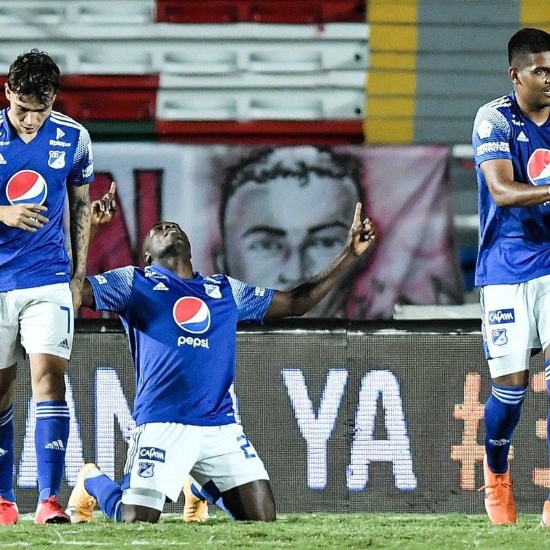 "Me le quito el sombrero a estos jugadores que quieren sudar la camiseta" Alberto Gamero.