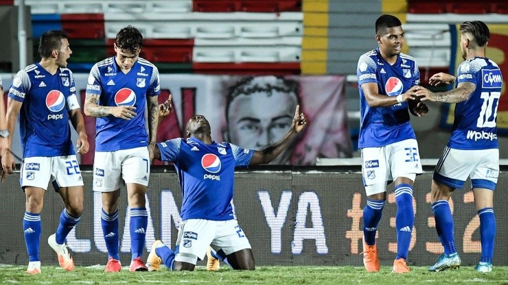 "Me le quito el sombrero a estos jugadores que quieren sudar la camiseta" Alberto Gamero.