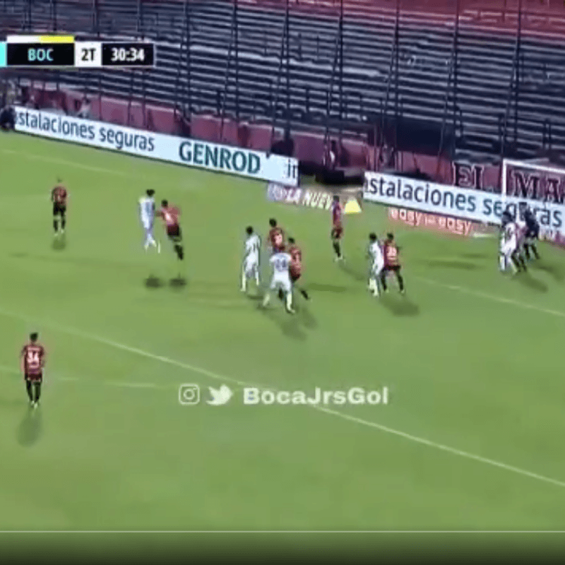 Parece que liquidó el partido: Lisandro López metió el segundo para Boca.