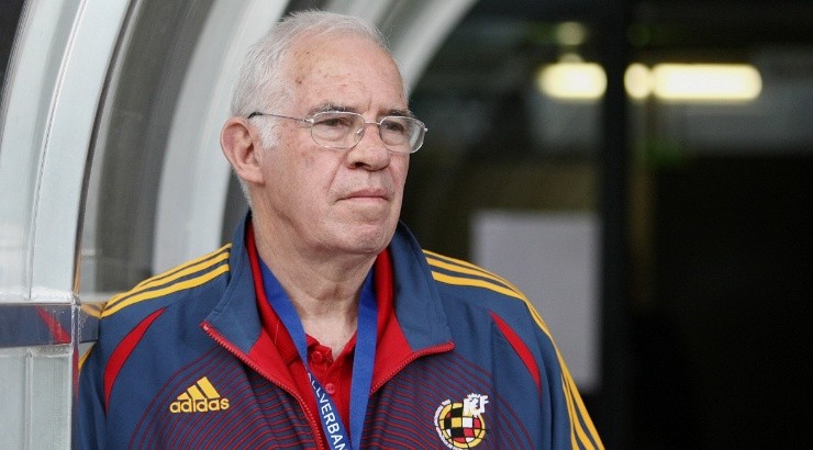 Luis Aragones from his time as coach of Spain National Team. (Getty)