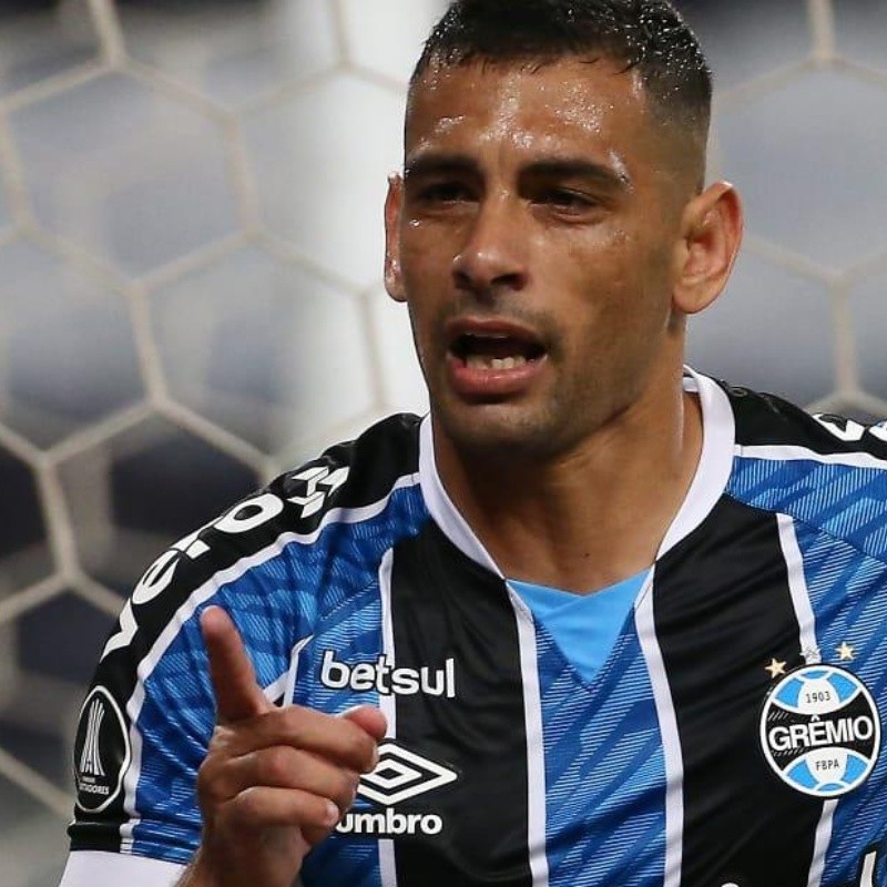 Renovação de Diego Souza chama a atenção pelo contrato no Grêmio