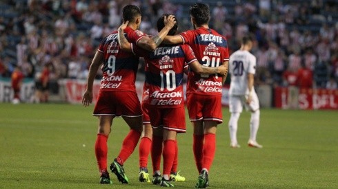 "Chofis" López deja vacante el dorsal más característico del futbol en Chivas