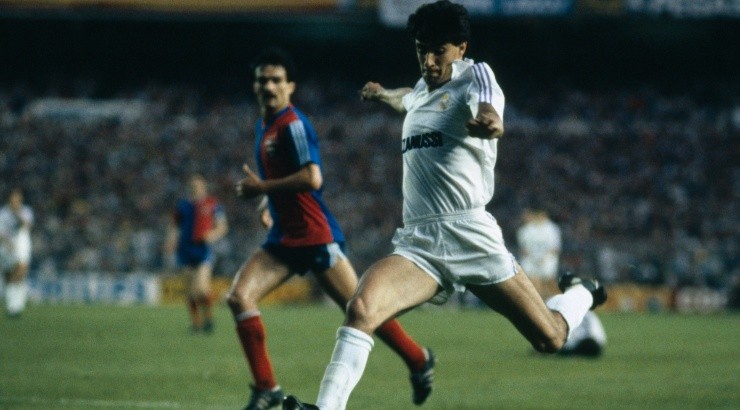 Real Madrid striker Michel takes a shot during the UEFA Cup Final 2nd leg against Videoton. (Getty Images)