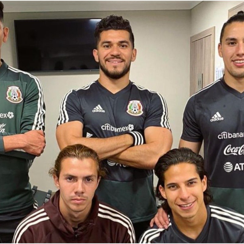 Henry posteó una foto con todos los de jugadores de América en el Tri