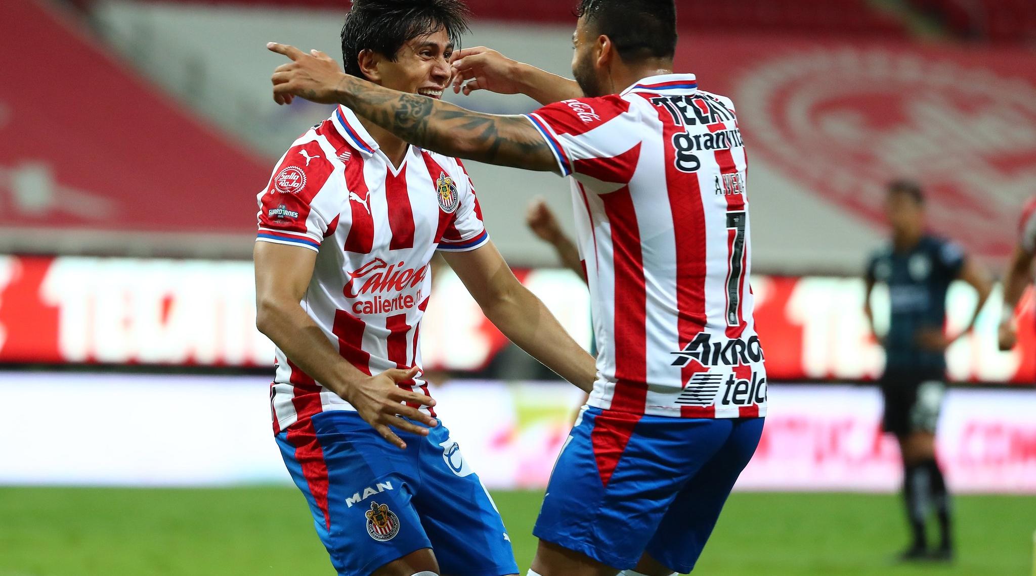 JJ Macías y Alexis Vega se ausentarán en el ataque de Chivas para el partido de la repesca