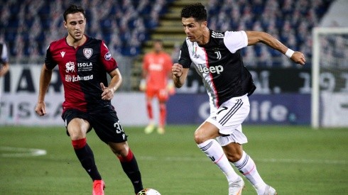 Juventus forward Cristiano Ronaldo (right) in action during the Serie A match between Cagliari and Juventus. (Getty)