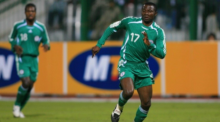 Julius Aghahowa in action at the Africa Nations Cup vs Zimbabwe. (Getty)
