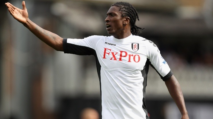 Dickson Etuhu of Fulham gestures during a game. (Getty)