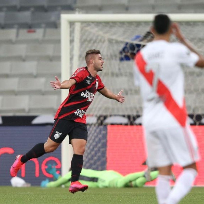 Athletico Paranaense golpeó primero: Bissoli puso el 1-0 de un golazo