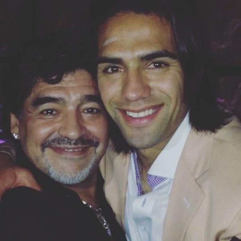 "Pasaba horas viendo tus videos, con la ilusión de ser como tú": Falcao a Diego