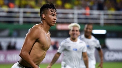 Santos não abaixa cabeça e “peita” CBF por liberação de Kaio Jorge da seleção sub-20