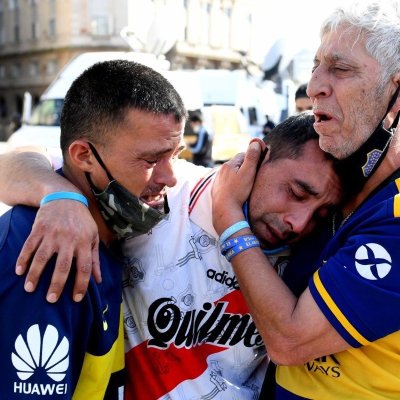 Uniste el país, Diego: el video del abrazo entre un hincha de Boca y de River