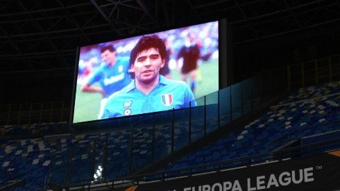 La camiseta con que saldrá a la cancha el Napoli en honor a Maradona