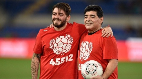 Filho de Diego Maradona não pôde comparecer ao velório do pai.