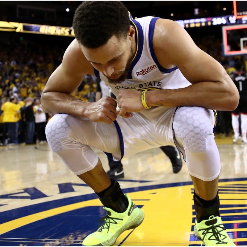 Suave falta Pino Golden State Warriors: Stephen Curry presentó sus nuevas zapatillas NBA y  son una locura