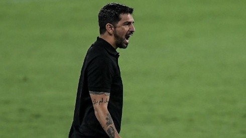 Emiliano alfineta Botafogo: "Eles mudaram de ideia"