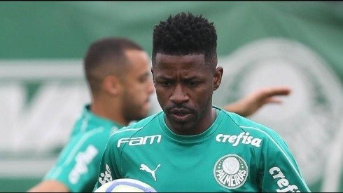 Palmeiras atende torcida e rescinde com Ramires