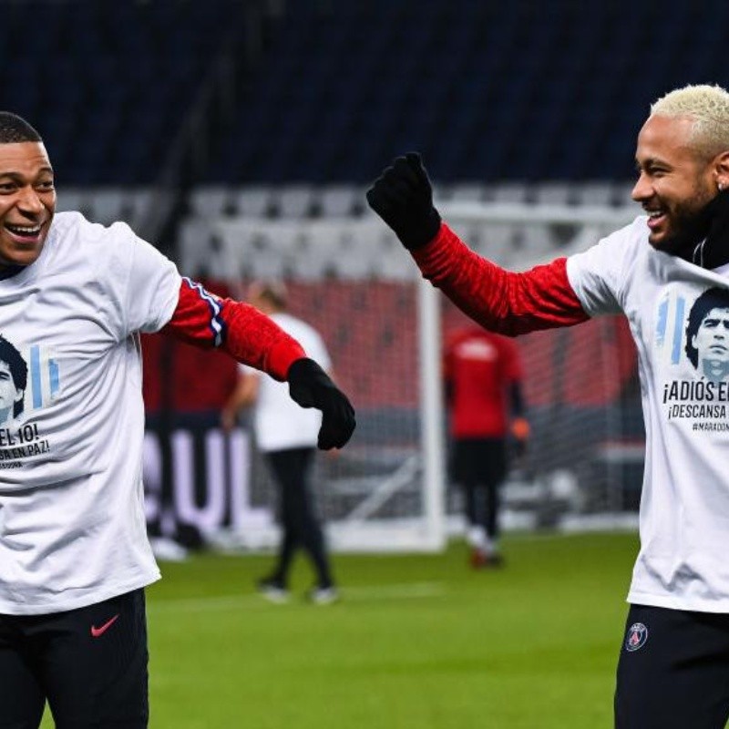 La remera con que salió PSG a hacer la entrada en calor: "¡Adiós el 10!"