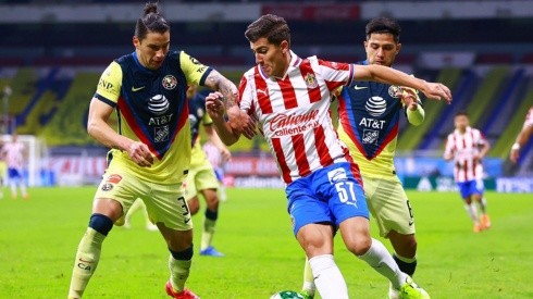 Adrián Villalobos tuvo su debut absoluto en Chivas ante el América por la Liguilla