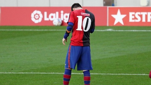 Barcelona recibirá una multa por el homenaje de Messi a Maradona