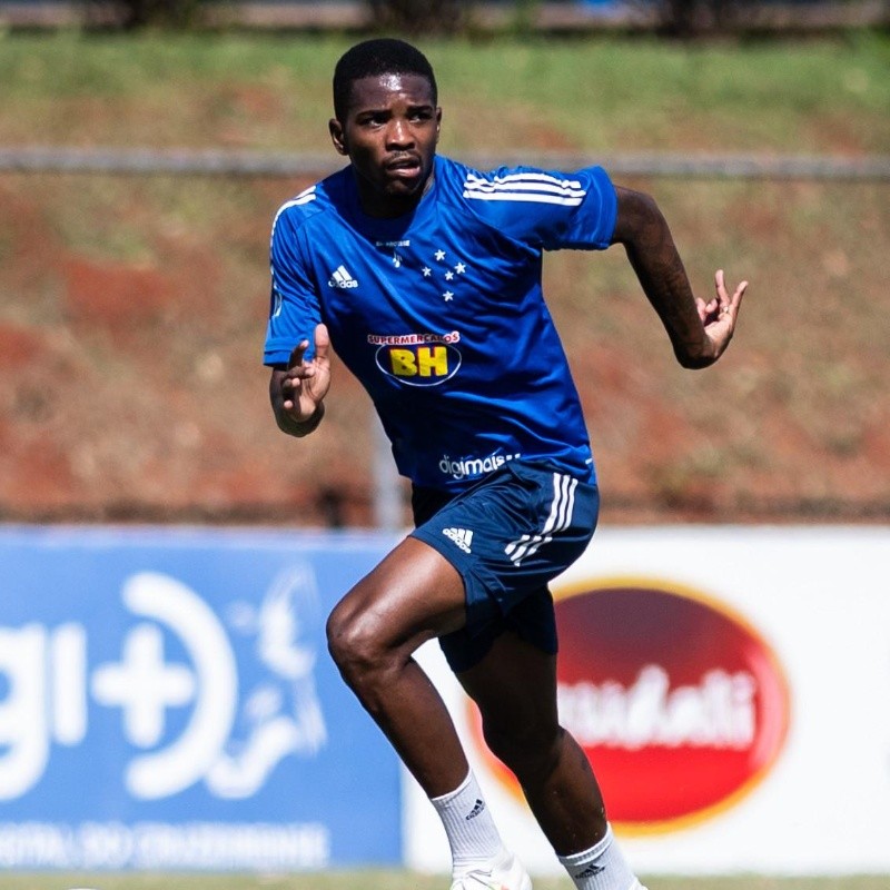 Com Cacá na defesa, Felipão esboça time do Cruzeiro