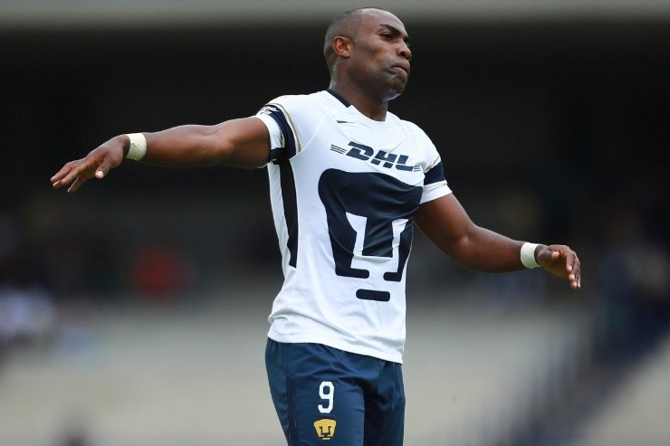 Joffre Guerrón con Pumas