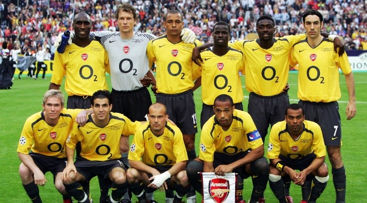The Arsenal team line up before the UEFA Champions League Final between Arsenal and Barcelona. (Getty Images)