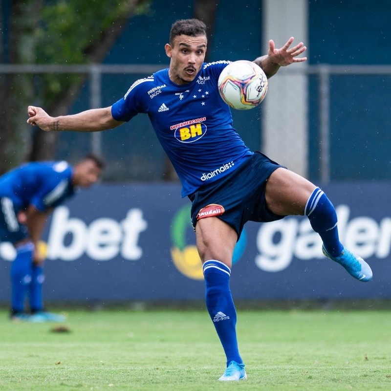 Felipão escolhe substituto de Pottker contra Brasil de Pelotas