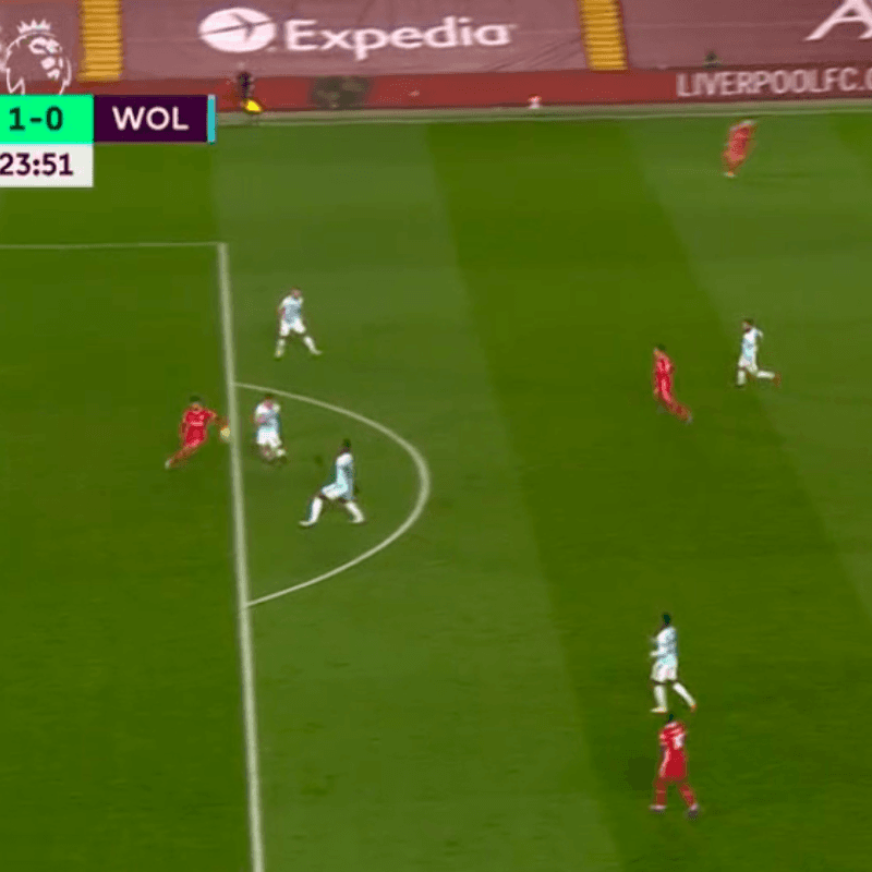 El fondo del Wolves falló y Salah aprovechó para poner el 1 a 0