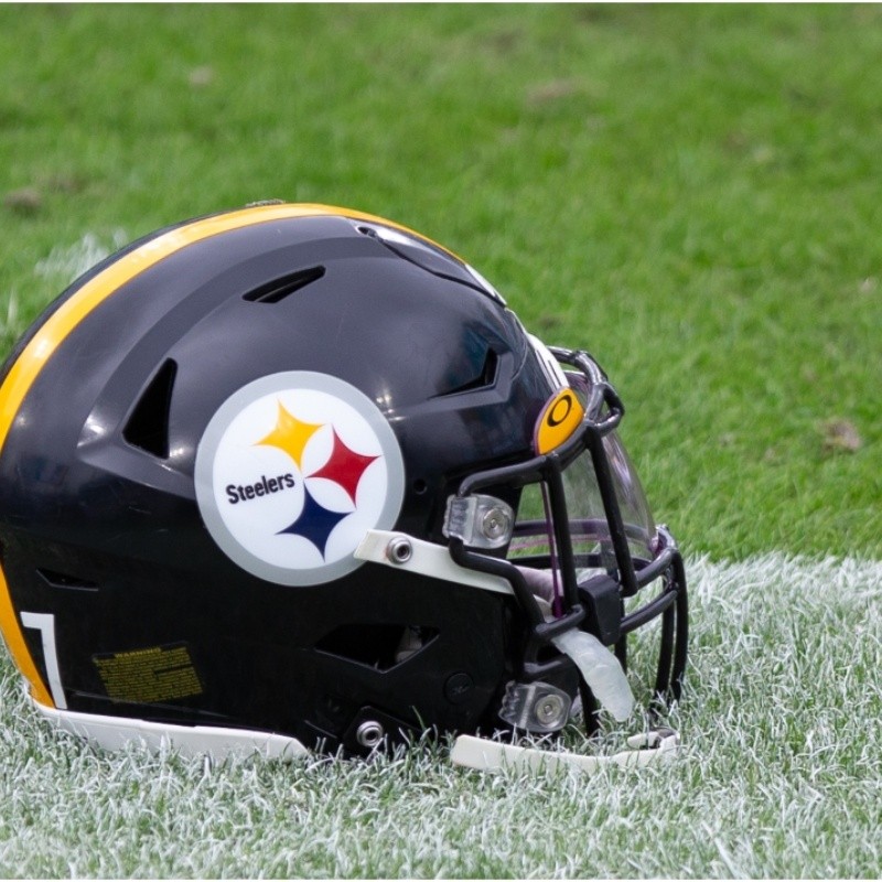 Why do the Steelers just have one logo on their helmet?