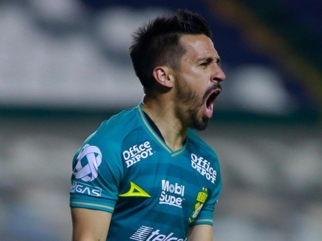 Fernando Navarro celebró alocadamente el triunfo de Pumas frente a Cruz Azul