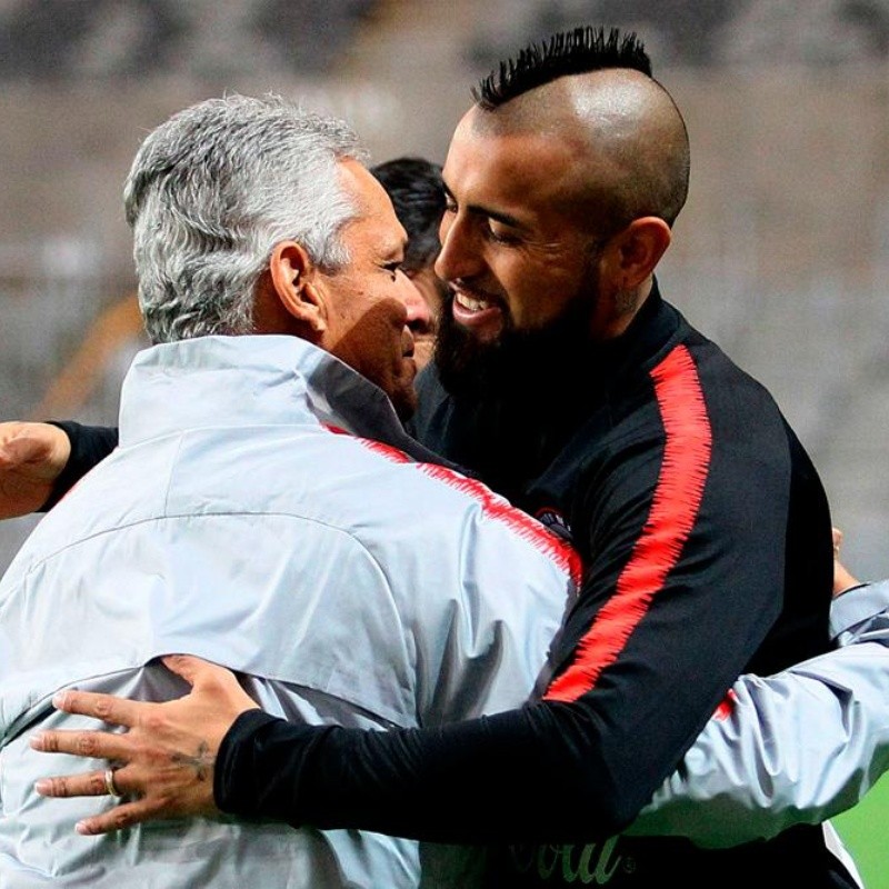 El indicio definitivo: Reinaldo Rueda ya se despidió de Arturo Vidal