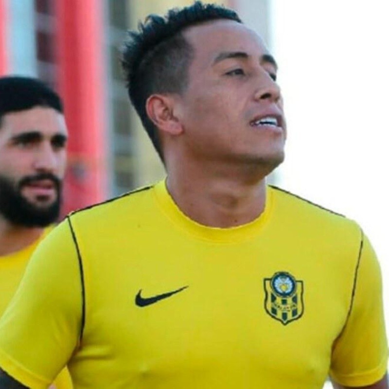 Siguen los problemas: Christian Cueva recibió una mala noticia de la FIFA