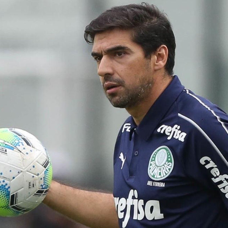 Após classificar o Palmeiras, Abel se irrita com questionamento e pede mais respeito