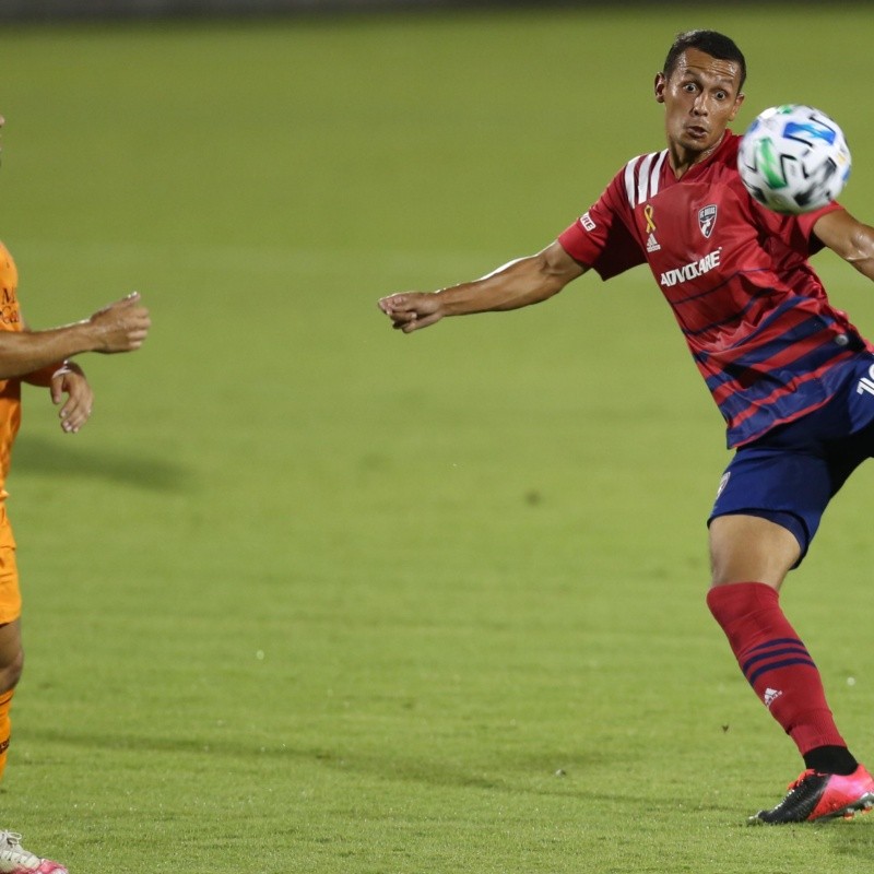 Andrés Ricaurte recibió el premio al mejor gol del año 2020 del FC Dallas