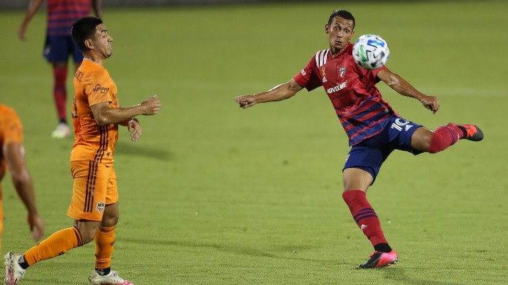 Andrés Ricaurte recibió el premio al mejor gol del año 2020 del FC Dallas