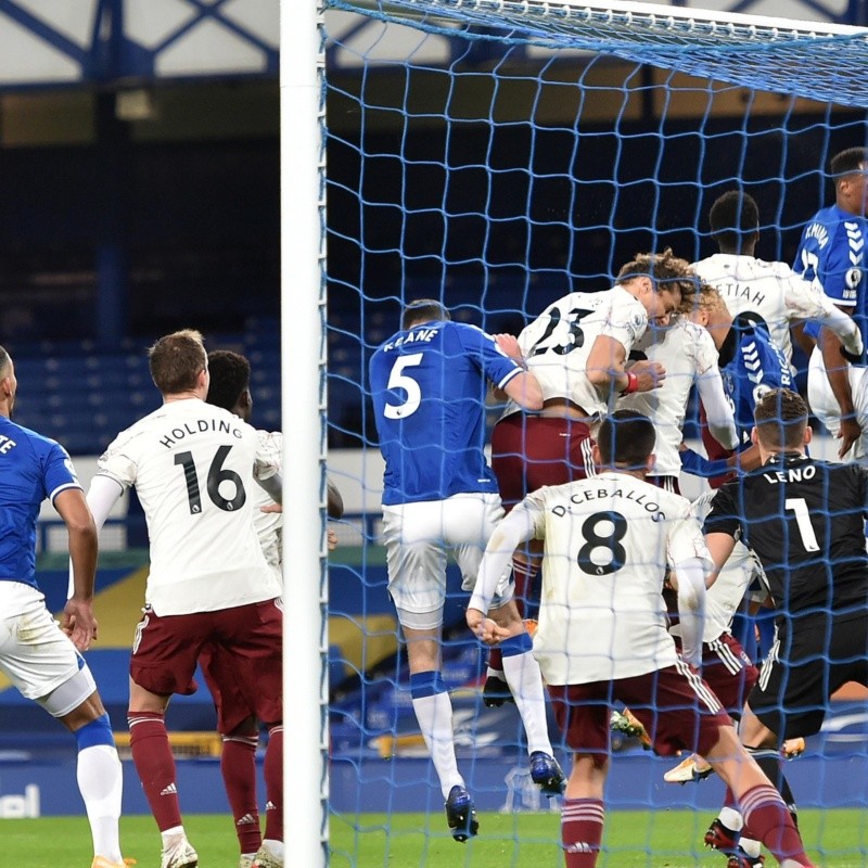 Gigante, Yerry Mina: saltó más que todos y de cabeza puso a ganar al Everton