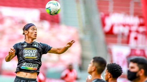 Coritiba e Botafogo duelam neste sábado, às 21h, no Couto Pereira, pelo Campeonato Brasileiro Série A - (Getty Images)