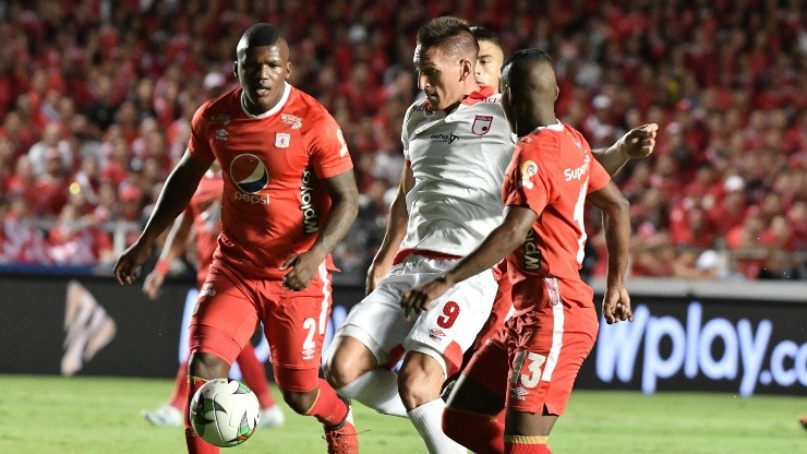 Señorío Escarlata frente a Independiente Santa Fe en el Pascual Guerrero