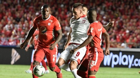 Señorío Escarlata frente a Independiente Santa Fe en el Pascual Guerrero