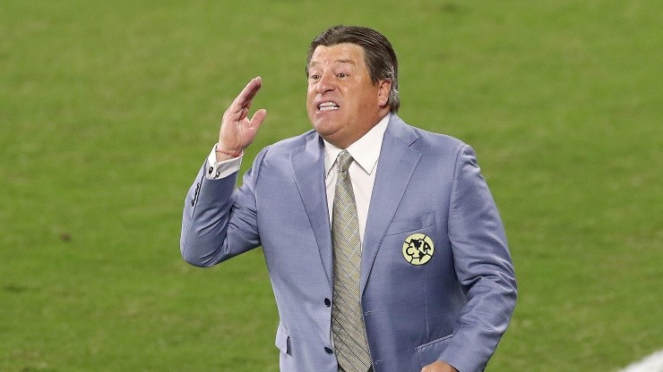 Miguel Herrera se despidió de América tras su despido.